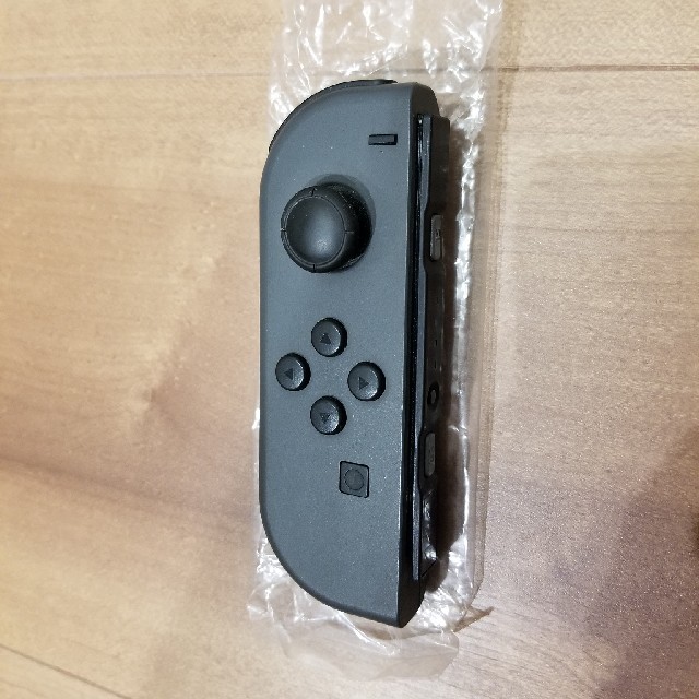 Nintendo Switch(ニンテンドースイッチ)のジョイコン グレー左 エンタメ/ホビーのテレビゲーム(その他)の商品写真