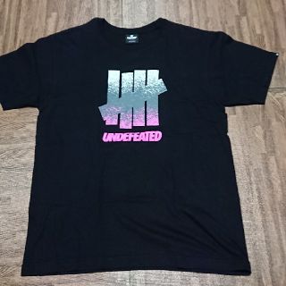 アンディフィーテッド(UNDEFEATED)のUNDEFEATED Tシャツ L (Tシャツ/カットソー(半袖/袖なし))