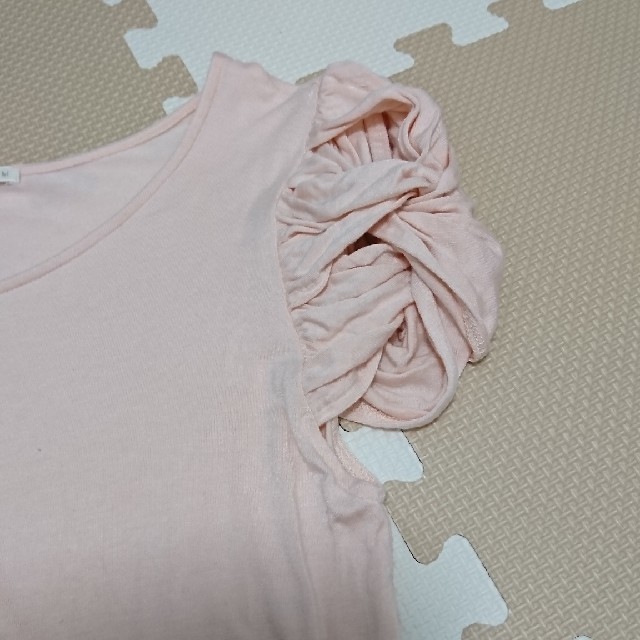 GU(ジーユー)のデザインスリーブ ピンクTシャツ GU レディースのトップス(Tシャツ(半袖/袖なし))の商品写真