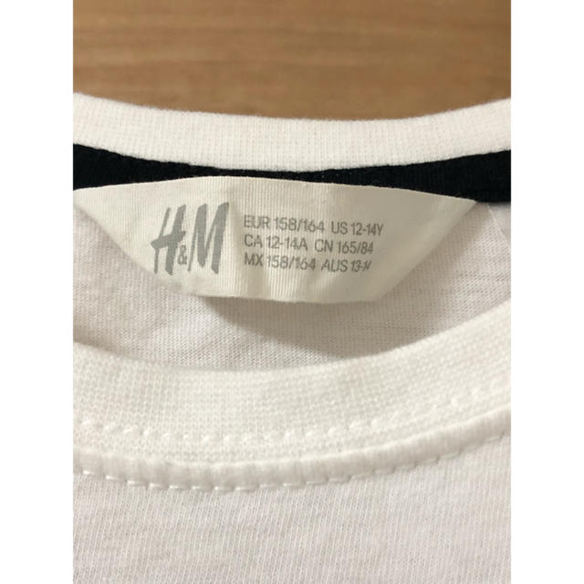 H&M(エイチアンドエム)の新品未使用 ミッキーマウス カタカナ Tシャツ トーキョー  ディズニー メンズのトップス(Tシャツ/カットソー(半袖/袖なし))の商品写真