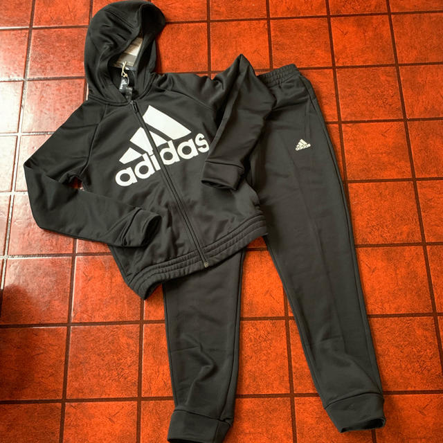 adidas(アディダス)のアディダス ジャージ 新品 未使用 キッズ/ベビー/マタニティのキッズ服男の子用(90cm~)(その他)の商品写真