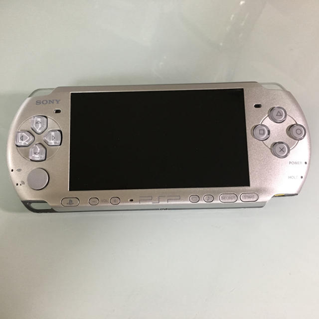 PlayStation Portable(プレイステーションポータブル)のPSP-3000 ミスティックシルバー エンタメ/ホビーのゲームソフト/ゲーム機本体(携帯用ゲーム機本体)の商品写真