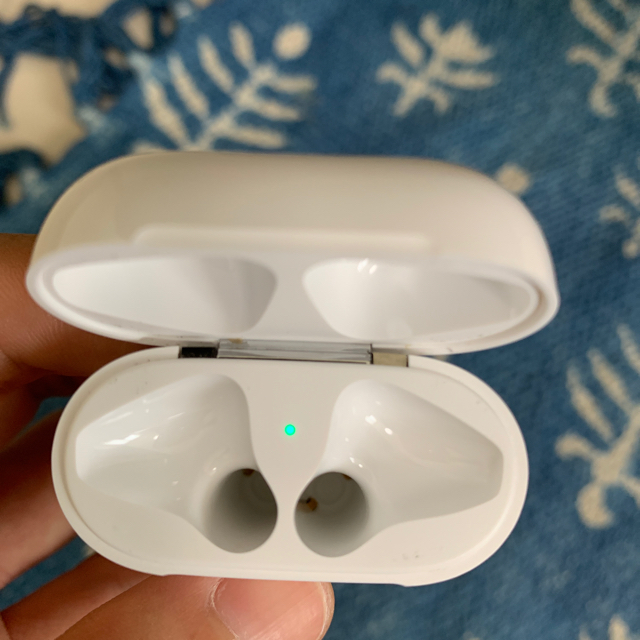 Apple(アップル)のairpods 第1世代 スマホ/家電/カメラのオーディオ機器(ヘッドフォン/イヤフォン)の商品写真