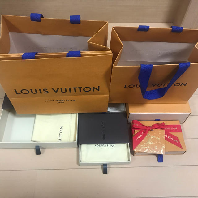 LOUIS VUITTON(ルイヴィトン)のルイヴィトン 空箱一式 メンズのファッション小物(その他)の商品写真