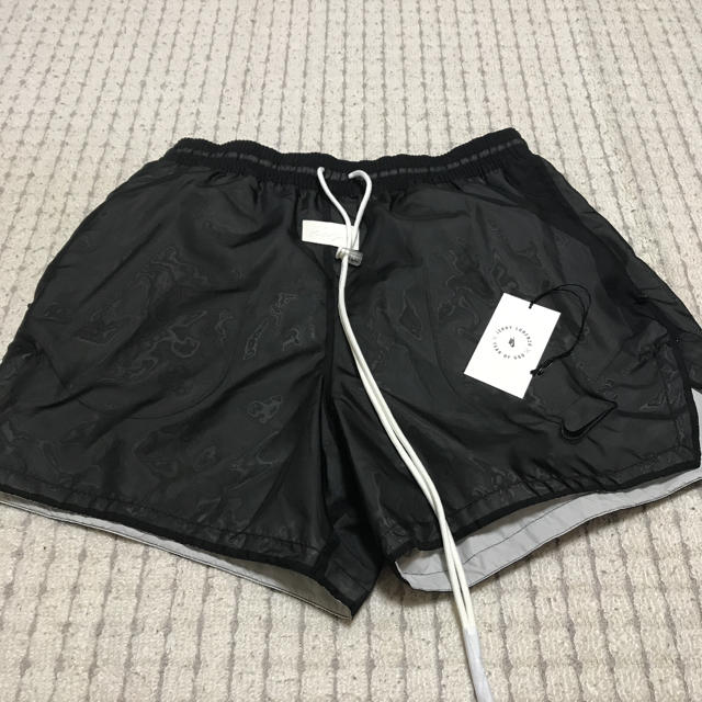 FEAR OF GOD(フィアオブゴッド)のfear of god×NIKE shorts M メンズのパンツ(ショートパンツ)の商品写真