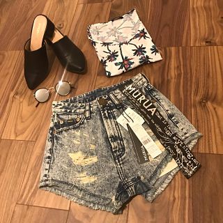 ムルーア(MURUA)のMURUA☀︎ダメージDenimショートパンツ✞⃛新品(ショートパンツ)