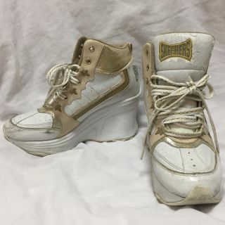 スケッチャーズ(SKECHERS)の☆ちゅりそ様☆ 限定モデル中古 スケッチャーズ 厚底スニーカー オフホワイト24(スニーカー)