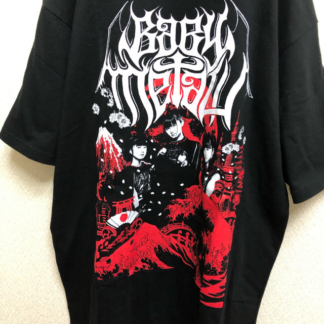 BABYMETAL(ベビーメタル)の美品 BABY METAL WORLD TOUR 2015 Ｔシャツ XL エンタメ/ホビーのタレントグッズ(ミュージシャン)の商品写真