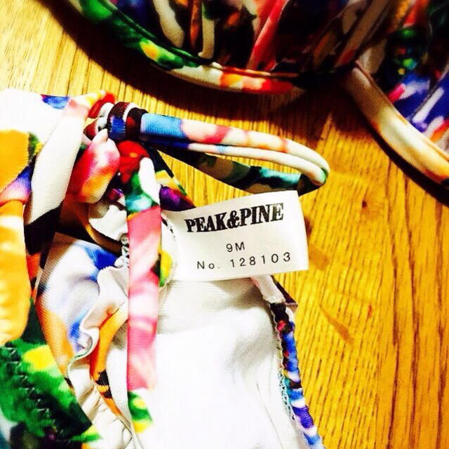 PEAK&PINE(ピークアンドパイン)のPEAK&PINE カラフル花柄 水着 レディースの水着/浴衣(水着)の商品写真