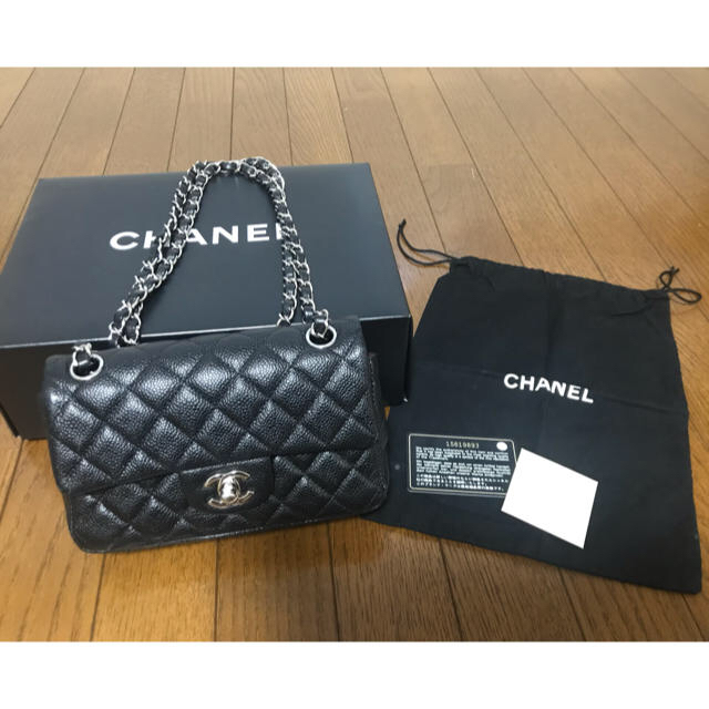 CHANEL(シャネル)の正規品 CHANEL ミニマトラッセ キャビアスキン レディースのバッグ(ショルダーバッグ)の商品写真