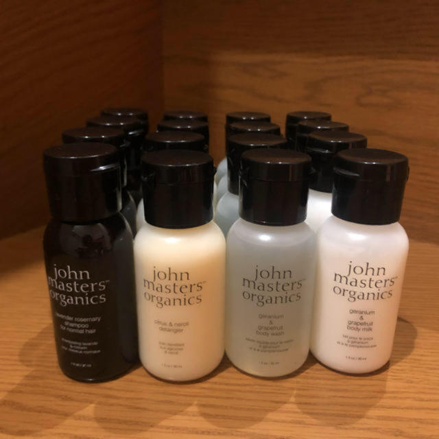 John Masters Organics(ジョンマスターオーガニック)のジョンマスター  16本セット コスメ/美容のヘアケア/スタイリング(シャンプー)の商品写真