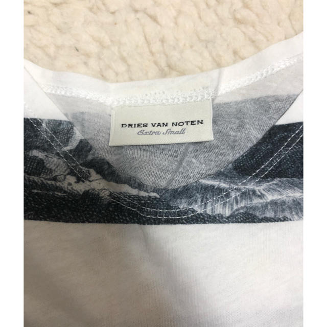 DRIES VAN NOTEN(ドリスヴァンノッテン)のDRIES VAN NOTTEN ノースリーブ レディースのトップス(カットソー(半袖/袖なし))の商品写真