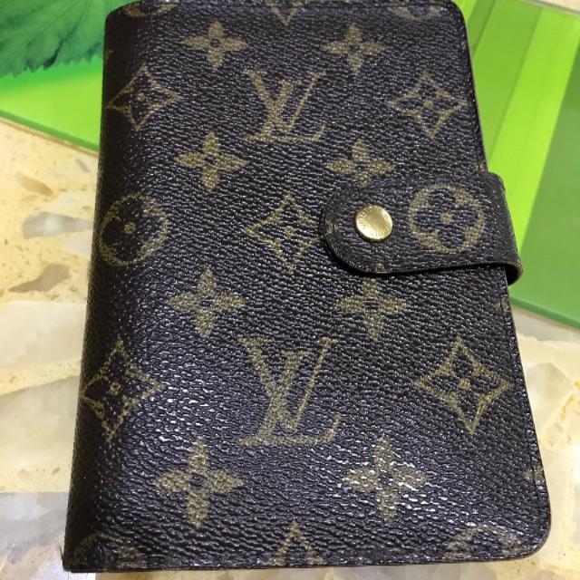 LOUIS VUITTON 手帳型財布