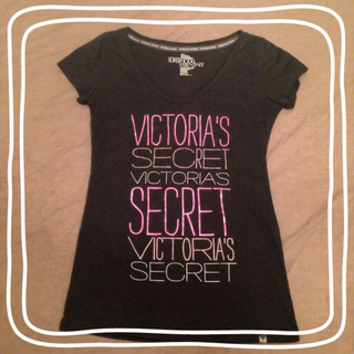 ヴィクトリアズシークレット(Victoria's Secret)のヴィクトリアシークレット☆黒Tシャツ(Tシャツ(半袖/袖なし))