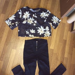 エイチアンドエム(H&M)の花柄トップス(カットソー(半袖/袖なし))