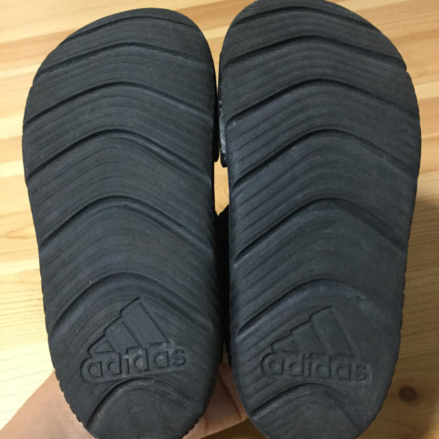 adidas(アディダス)のアディダス キッズ サンダル adidas 14㎝ キッズ/ベビー/マタニティのベビー靴/シューズ(~14cm)(サンダル)の商品写真