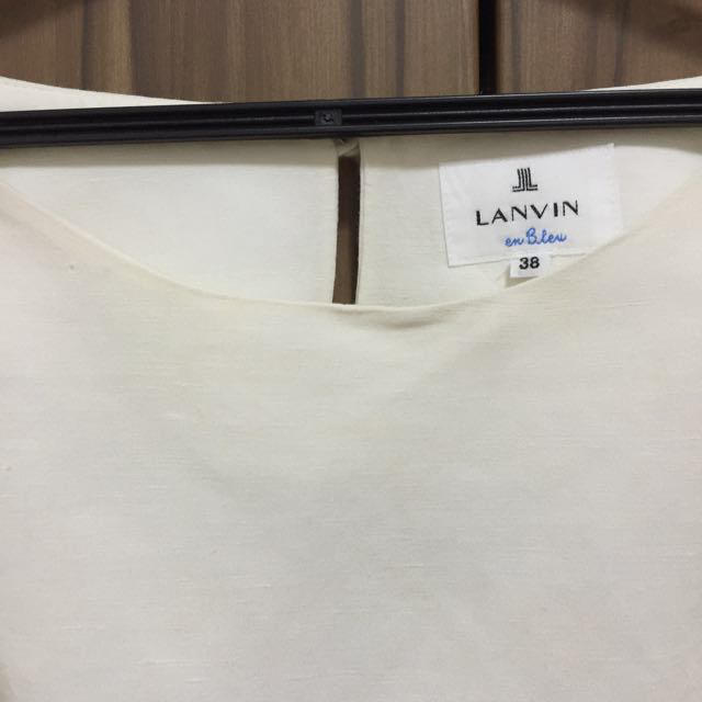 LANVIN en Bleu(ランバンオンブルー)のランバンオンブルーフリルブラウス レディースのトップス(シャツ/ブラウス(半袖/袖なし))の商品写真