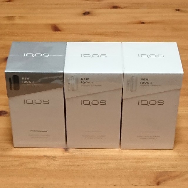 IQOS(アイコス)のIQOS3 本体 3台 グレー ホワイト メンズのファッション小物(タバコグッズ)の商品写真