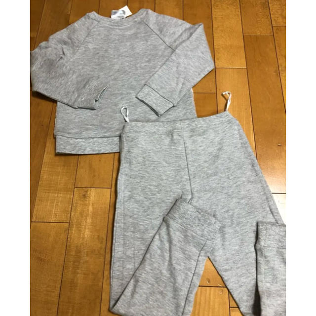 H&M(エイチアンドエム)の新品 H&M パンダ グレー 長袖 膝ハート パジャマ  100 2〜4Y   キッズ/ベビー/マタニティのキッズ服女の子用(90cm~)(パジャマ)の商品写真