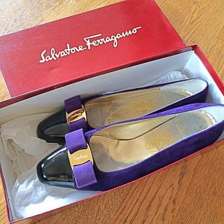 フェラガモ(Ferragamo)のフェラガモ正規品⭐️ヴァラパープル(ローファー/革靴)