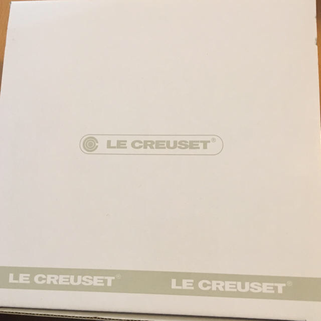 LE CREUSET(ルクルーゼ)の★なな様専用★ル・クルーゼ ペット M レッド その他のペット用品(犬)の商品写真