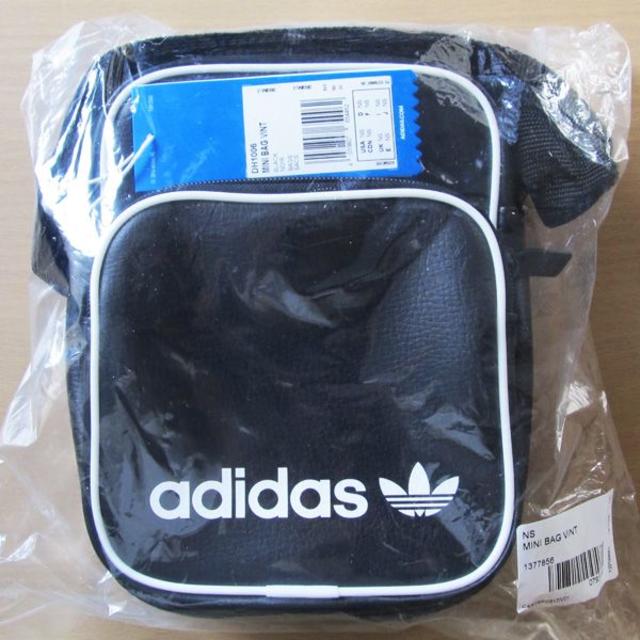 adidas(アディダス)の新品アディダスオリジナルス黒レザー革ミニショルダーバッグ メンズのバッグ(ボディーバッグ)の商品写真