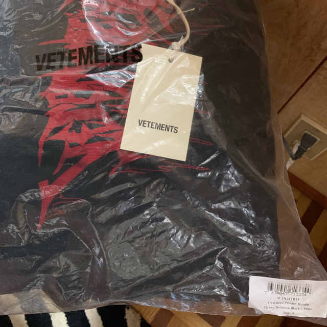 VETEMENTS パーカー メンズのトップス(パーカー)の商品写真