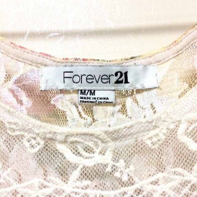 FOREVER 21(フォーエバートゥエンティーワン)のForever21 (フォーエバー21) 花柄タンクトップ ゆったり ふんわり レディースのトップス(タンクトップ)の商品写真