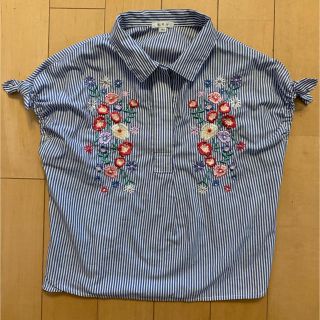 アーヴェヴェ(a.v.v)の花柄刺繍 ブルーストライプ 爽やかシャツ【140】(Tシャツ/カットソー)