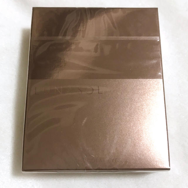LUNASOL(ルナソル)の【 新品未開封 】02 Chocolat Amer ルナソル ショコラアイズ コスメ/美容のベースメイク/化粧品(アイシャドウ)の商品写真