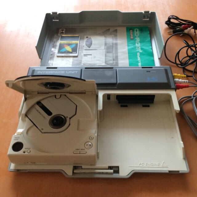 NEC(エヌイーシー)のPC-Engine “CD・ROM2 SYSTEM” インターフェイス ユニット エンタメ/ホビーのゲームソフト/ゲーム機本体(家庭用ゲーム機本体)の商品写真