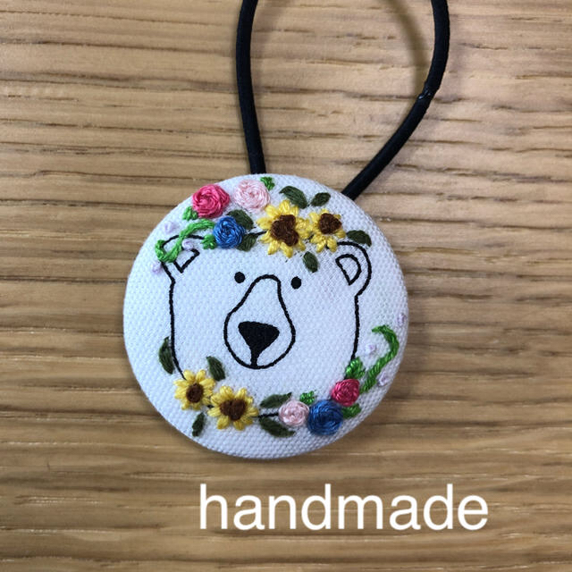 専用☆ ヘアゴム くま 花刺繍 くるみボタン ハンドメイド 117の通販 by