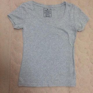 イング(INGNI)のグレーT(Tシャツ(半袖/袖なし))