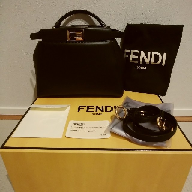 FENDIミニピーカブー☆黒美品