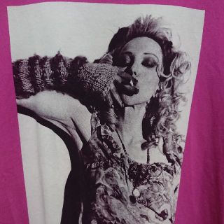 ヒステリックグラマー(HYSTERIC GLAMOUR)のhysteric glamour コートニーラブ Tシャツ メンズM(Tシャツ/カットソー(半袖/袖なし))