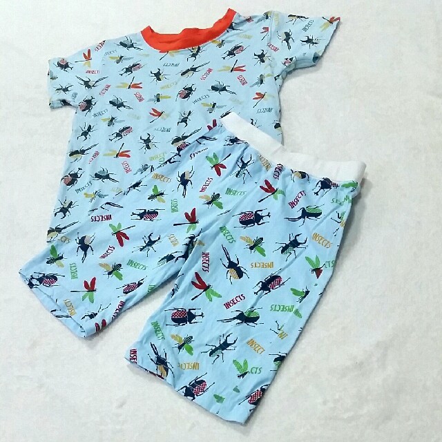 110cm【ブルーマート】夏用 昆虫 男の子パジャマ キッズ/ベビー/マタニティのキッズ服男の子用(90cm~)(パジャマ)の商品写真