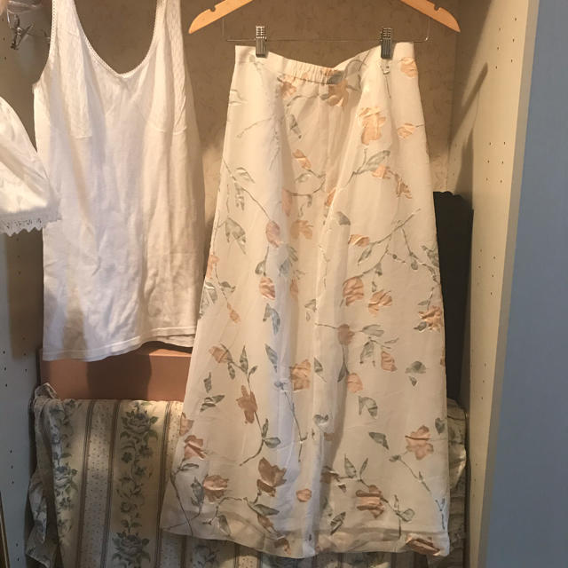 vintage flower skirt. レディースのスカート(ひざ丈スカート)の商品写真