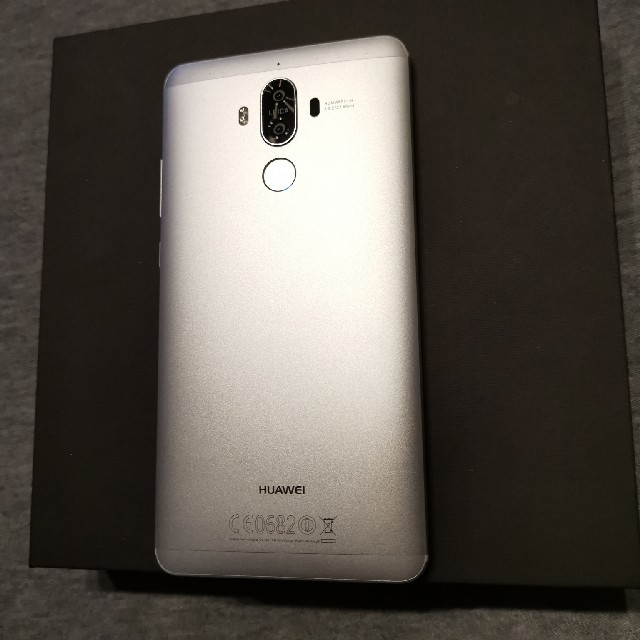 ANDROID(アンドロイド)のHUAWEI 5.9型 Mate9 SIMフリー　 ホワイト　Dual sim スマホ/家電/カメラのスマートフォン/携帯電話(スマートフォン本体)の商品写真