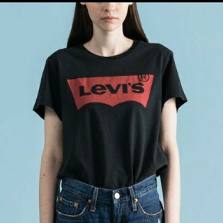 リーバイス(Levi's)のLevi's バットウィングTシャツ ブラック
ロゴT
(Tシャツ(半袖/袖なし))
