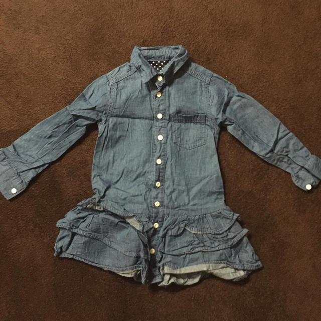 デニムシャツワンピース キッズ/ベビー/マタニティのキッズ服女の子用(90cm~)(ワンピース)の商品写真