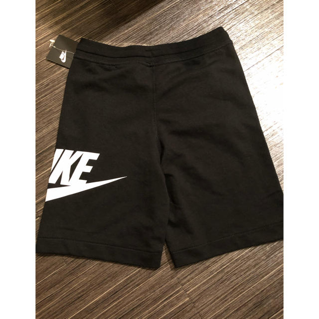 NIKE(ナイキ)のナイキ ジュニア ハーフパンツ サイズ120 キッズ/ベビー/マタニティのキッズ服男の子用(90cm~)(パンツ/スパッツ)の商品写真