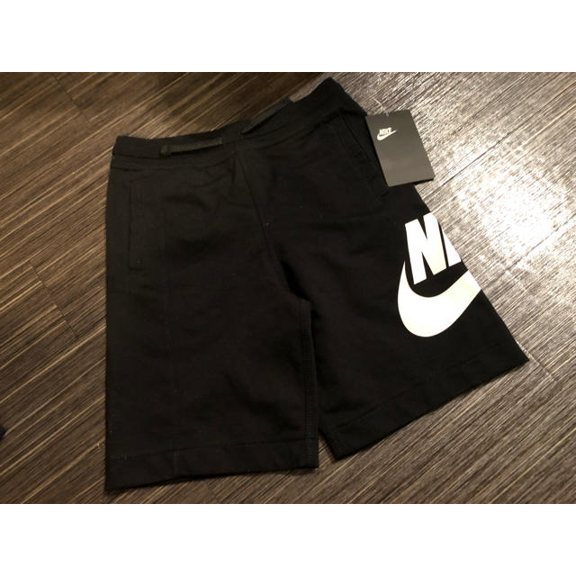 NIKE(ナイキ)のナイキ ジュニア ハーフパンツ サイズ120 キッズ/ベビー/マタニティのキッズ服男の子用(90cm~)(パンツ/スパッツ)の商品写真