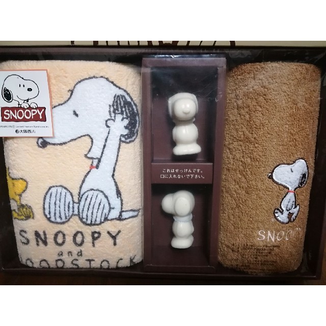 SNOOPY(スヌーピー)のスヌーピー　タオル&ソープセット エンタメ/ホビーのアニメグッズ(タオル)の商品写真