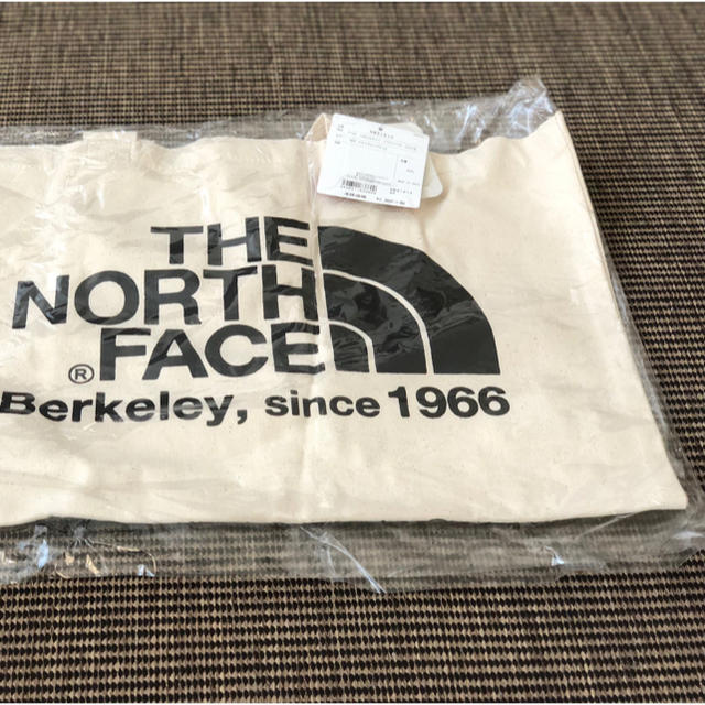 THE NORTH FACE(ザノースフェイス)の19年モデル 新品 未使用 ノースフェイス オーガニックコットン トート  黒 レディースのバッグ(トートバッグ)の商品写真