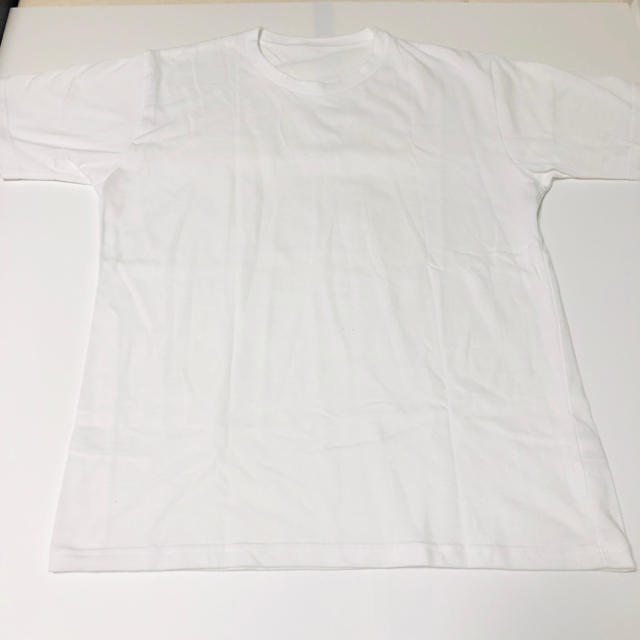 UNIQLO(ユニクロ)のUNIQLO 白 Tシャツ メンズのトップス(Tシャツ/カットソー(半袖/袖なし))の商品写真