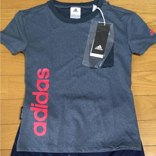 adidas(アディダス)の新品 アディダス 上下 セット 子供 服 キッズ/ベビー/マタニティのキッズ服男の子用(90cm~)(Tシャツ/カットソー)の商品写真