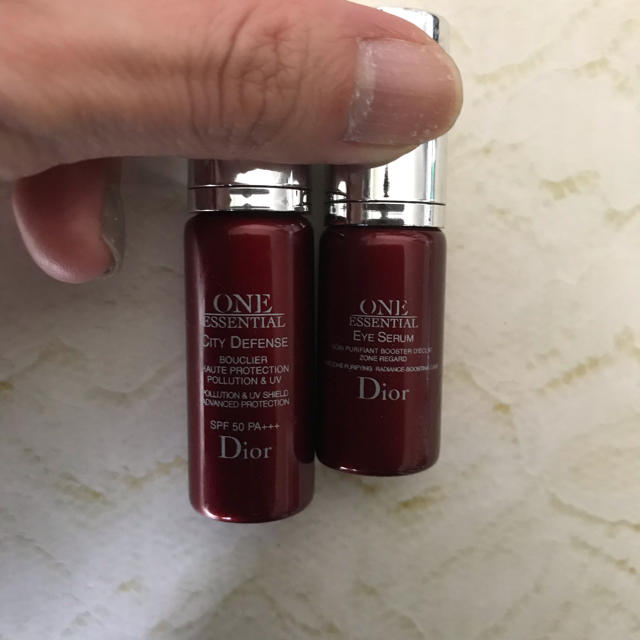 Christian Dior(クリスチャンディオール)のDior未使用ONE ESSENTIAL コスメ/美容のスキンケア/基礎化粧品(美容液)の商品写真