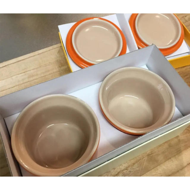 LE CREUSET(ルクルーゼ)の新品・未使用♡ル・クルーゼ ♡ラムカン ２個♡オレンジ インテリア/住まい/日用品のキッチン/食器(食器)の商品写真