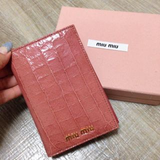 ミュウミュウ(miumiu)の♡MIU MIU パスポートケース♡(名刺入れ/定期入れ)