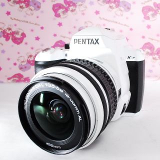 ペンタックス(PENTAX)の❤美品♪Wi-Fi付き‼❤ PENTAX ペンタックス K-r  白(ホワイト)(デジタル一眼)